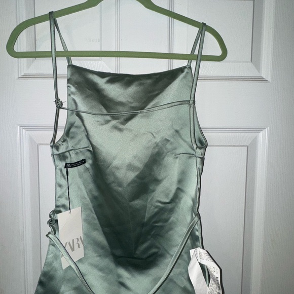 Backless top - Picture 2 of 2